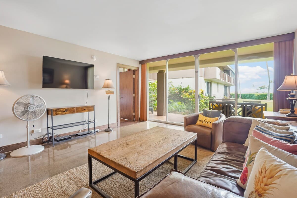 Home in Lahaina · ★4.78 · 1 bedroom · 2 beds · 2 baths - Photo 4