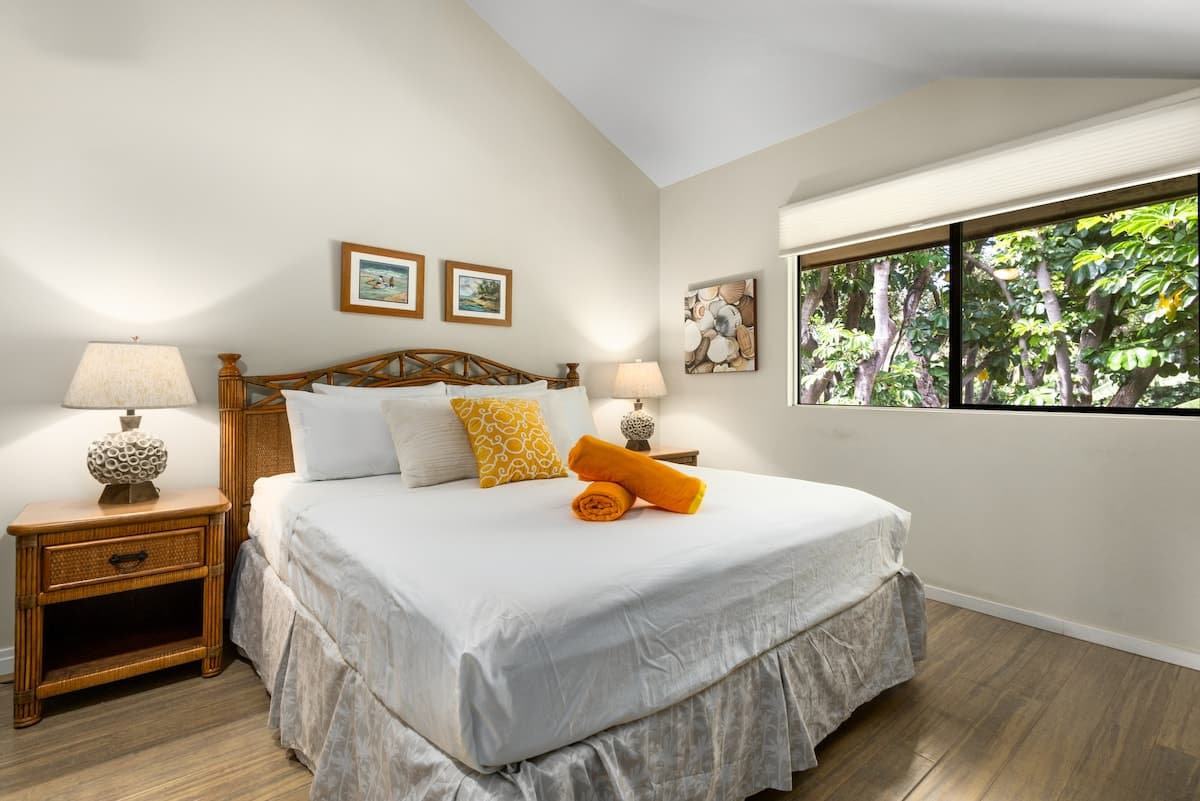 Condo in Kihei · ★4.83 · 3 bedrooms · 4 beds · 2.5 shared baths - Photo 3