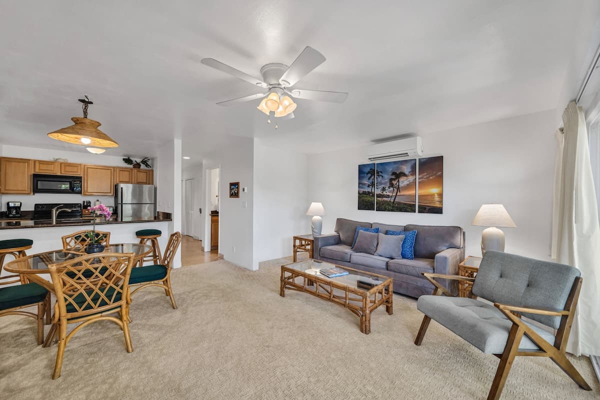 Condo in Kihei · ★4.57 · 1 bedroom · 2 beds · 2 baths - Photo 3