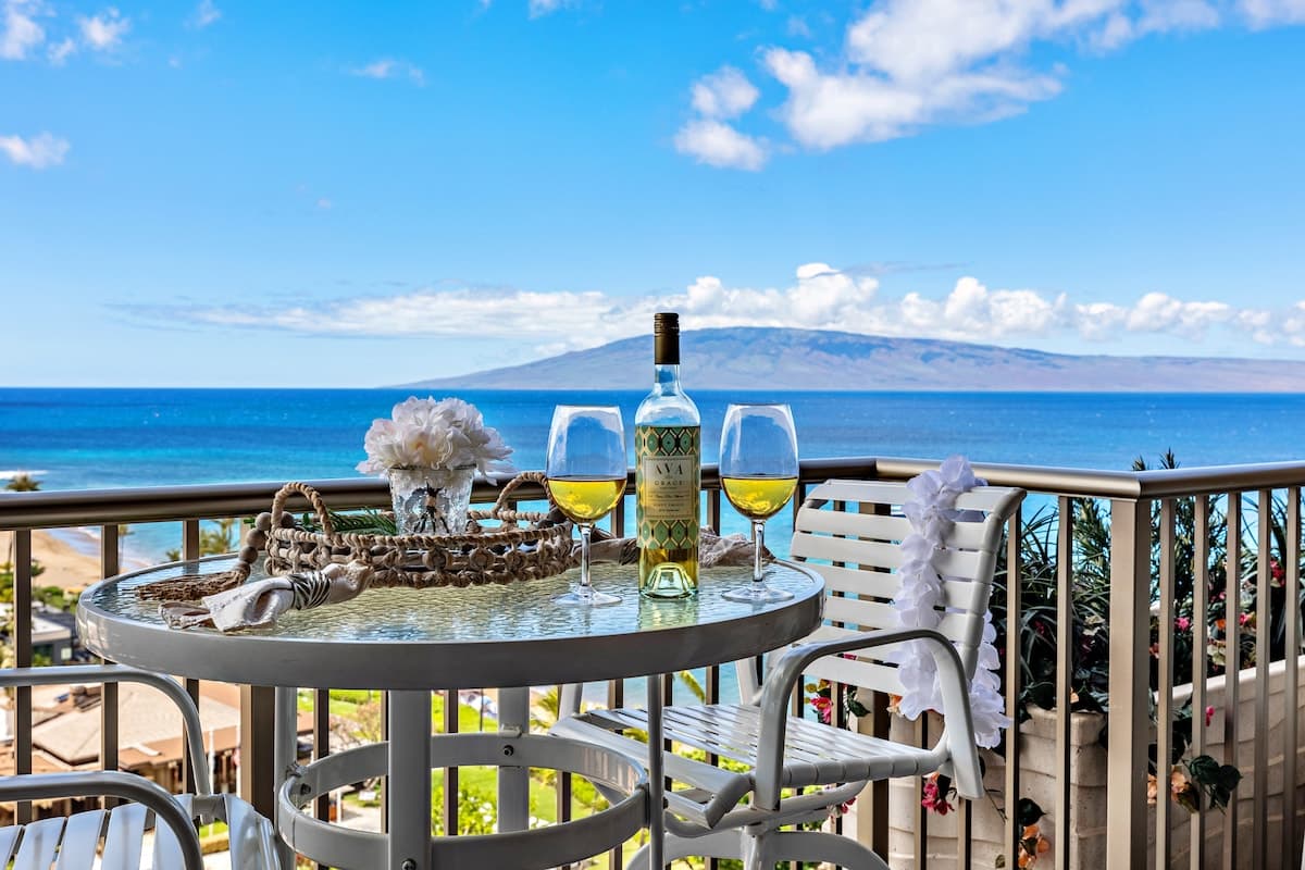 Condo in Lahaina · ★4.75 · Studio · 1 bed · No bathroom - Photo 2