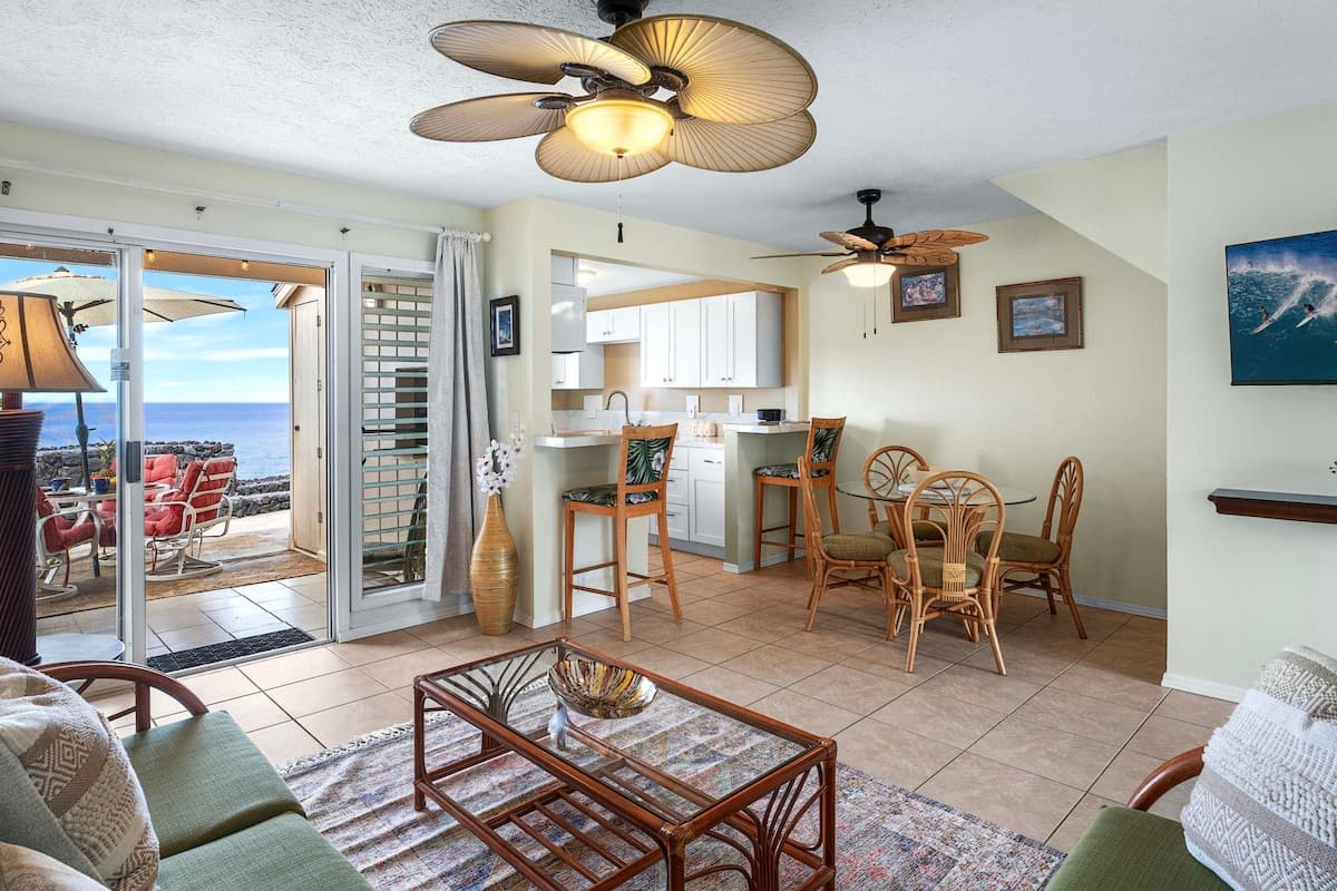 Condo in Kailua-Kona · ★4.73 · 2 bedrooms · 3 beds · 2 private baths - Photo 3