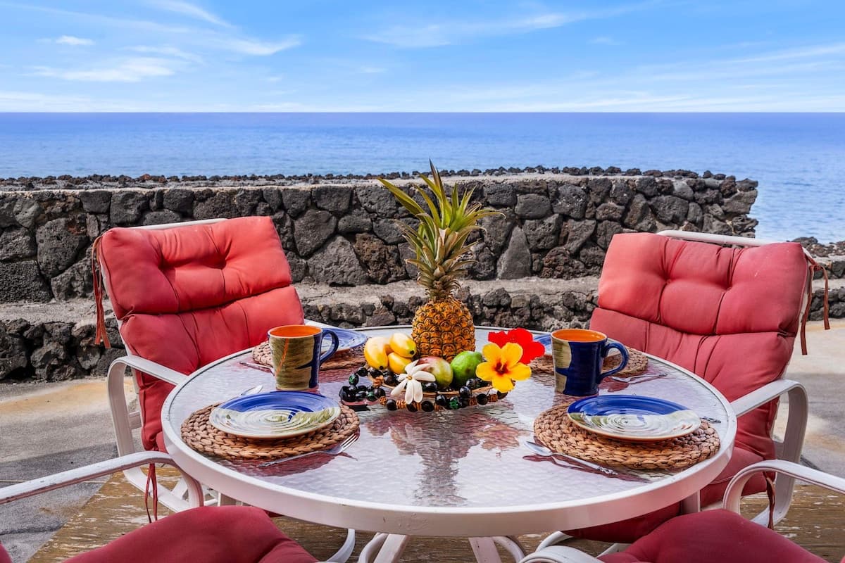 Condo in Kailua-Kona · ★4.73 · 2 bedrooms · 3 beds · 2 private baths - Photo 1