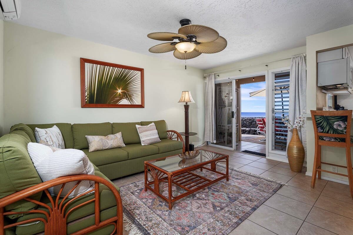 Condo in Kailua-Kona · ★4.73 · 2 bedrooms · 3 beds · 2 private baths - Photo 4