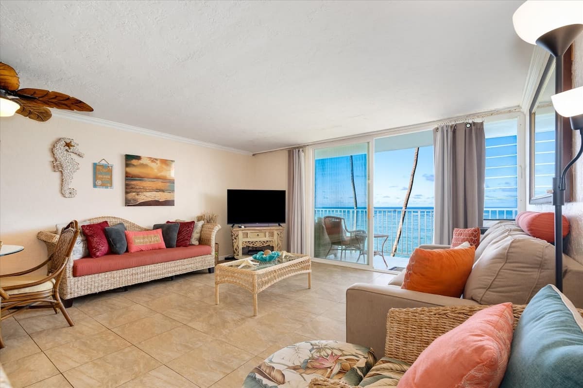 Condo in Hauula · ★4.57 · 1 bedroom · 2 beds · 1 private bath - Photo 1