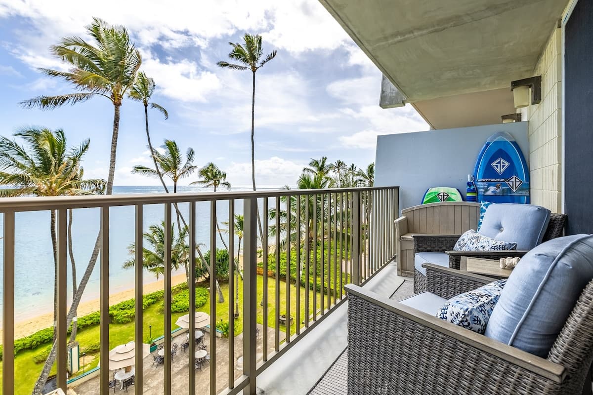 Condo in Hauula · ★4.83 · 1 bedroom · 2 beds · 1 private bath - Photo 5