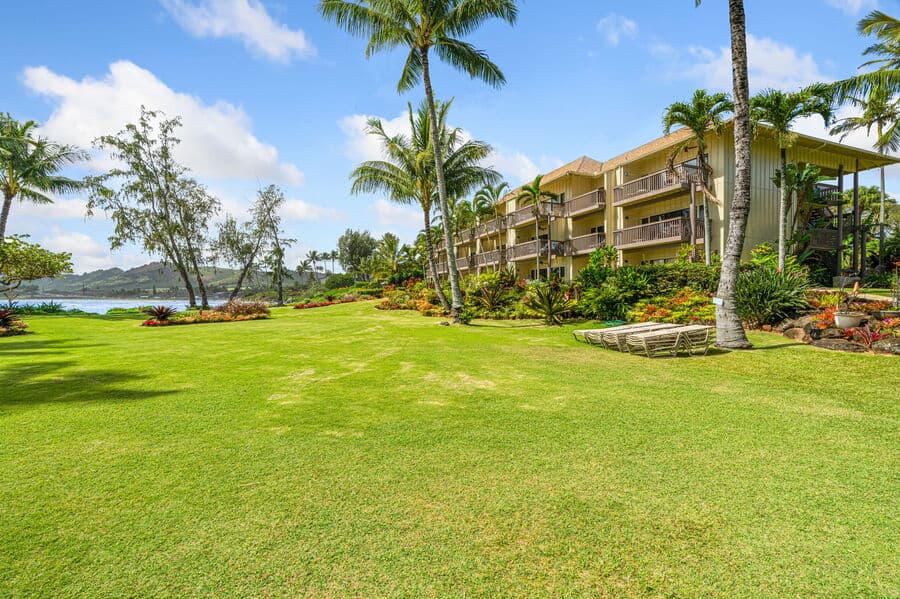 Condo in Kapaa · ★4.86 · 2 bedrooms · 2 beds · 2 baths - Photo 5