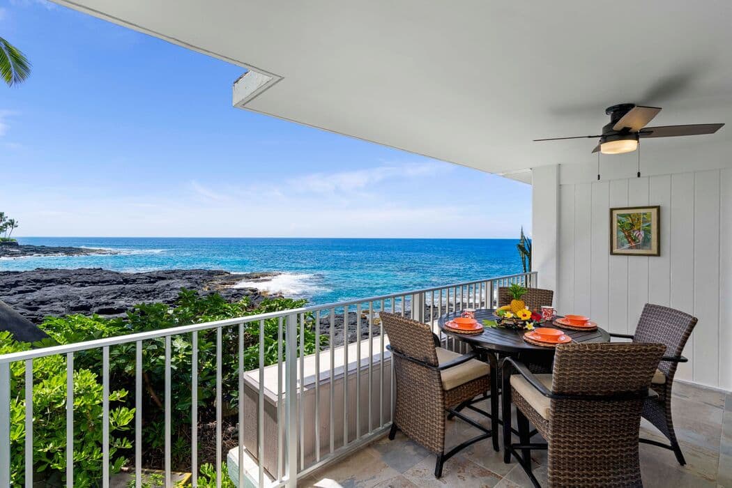 Condo in Kailua-Kona · ★5.0 · 2 bedrooms · 2 beds · 2 baths - Photo 1