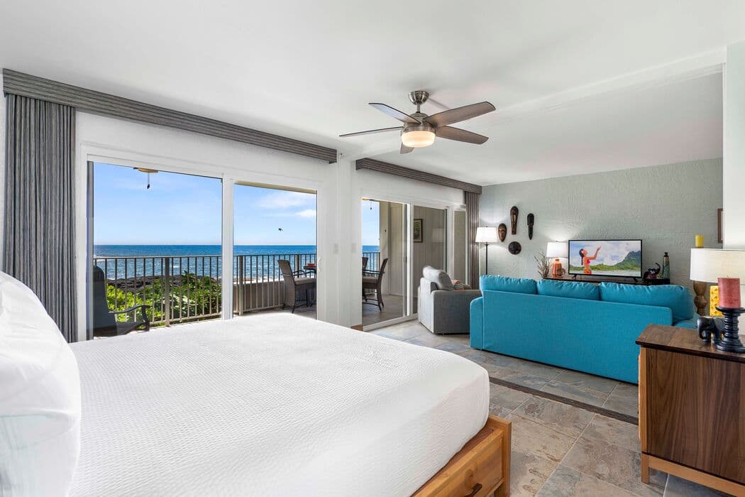 Condo in Kailua-Kona · ★5.0 · 2 bedrooms · 2 beds · 2 baths - Photo 4