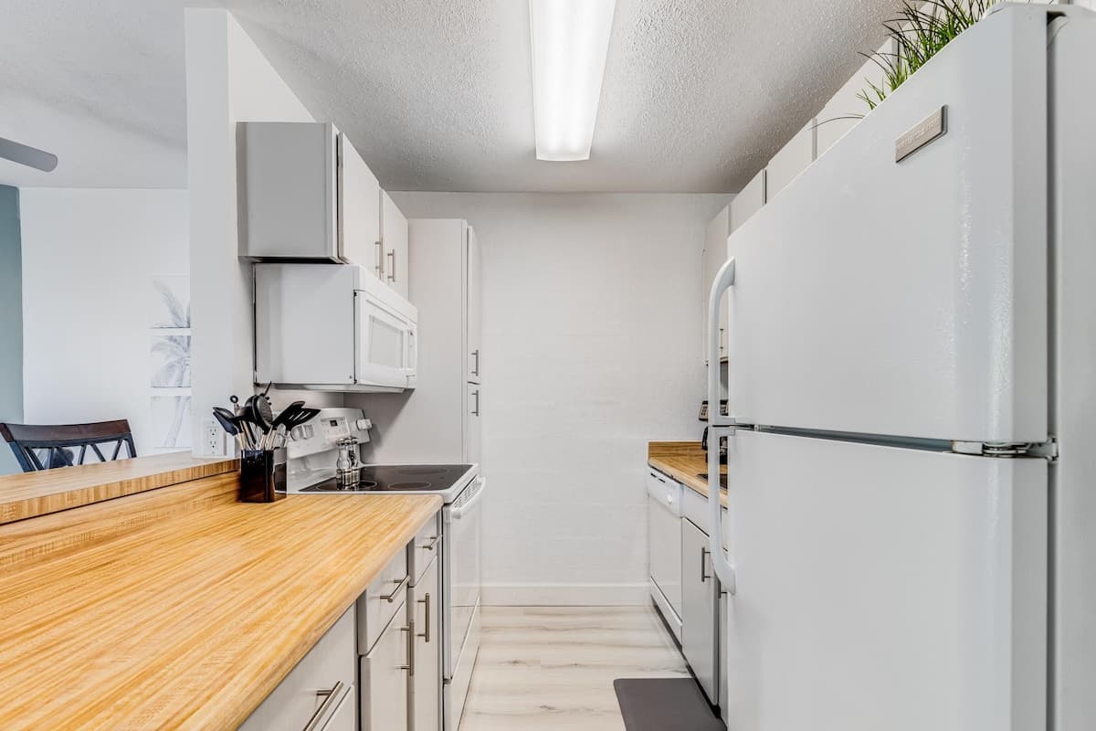 Condo in Kihei · ★4.75 · 1 bedroom · 2 beds · 1 shared bath - Photo 2