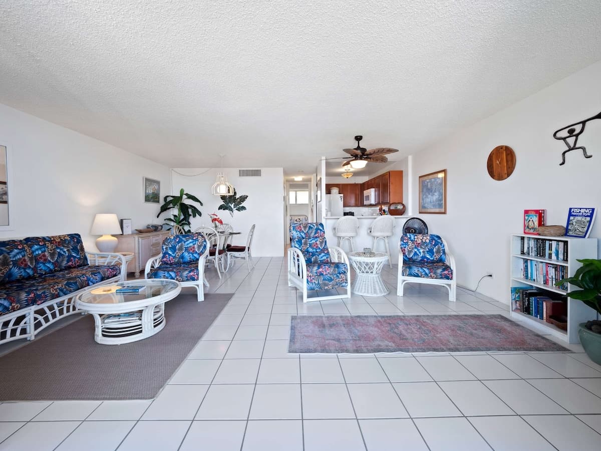 Condo in Kailua-Kona · ★4.88 · 1 bedroom · 1 bed · 2 baths - Photo 2