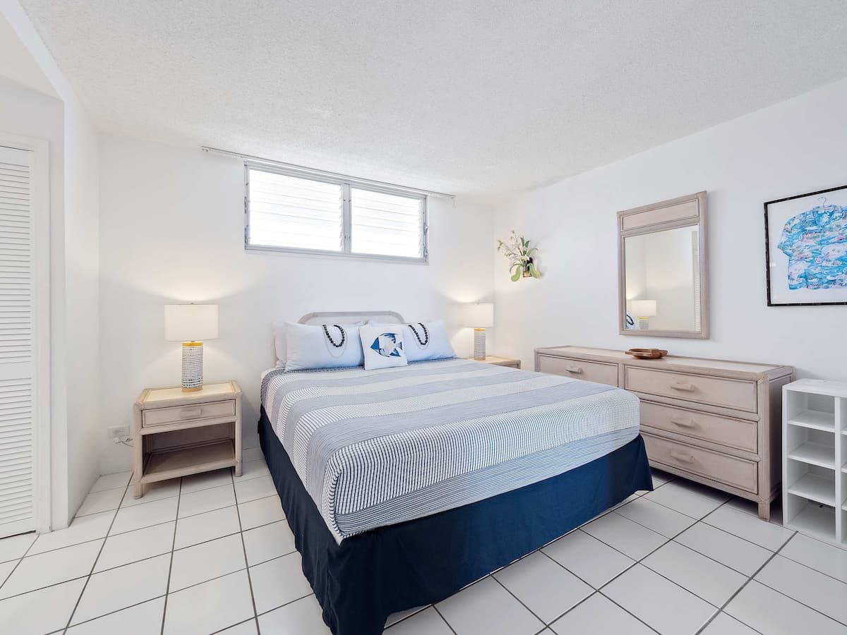Condo in Kailua-Kona · ★4.88 · 1 bedroom · 1 bed · 2 baths - Photo 3
