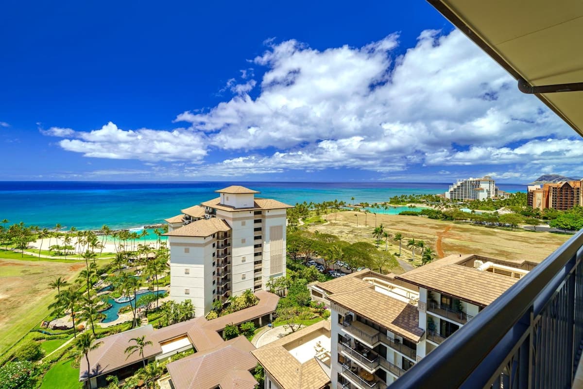 Condo in Kapolei · ★4.89 · 2 bedrooms · 3 beds · 2 private baths - Photo 3