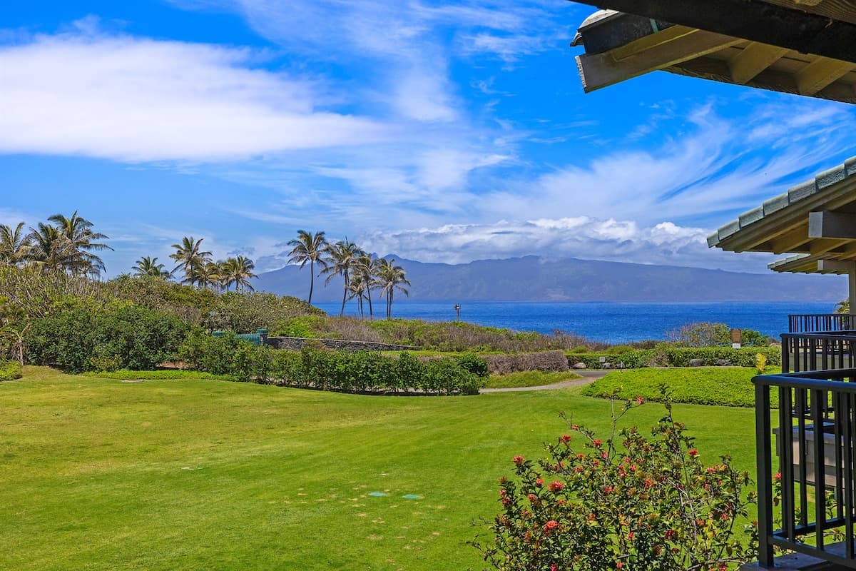 Condo in Lahaina · ★5.0 · 1 bedroom · 2 beds · 2 private baths - Photo 5