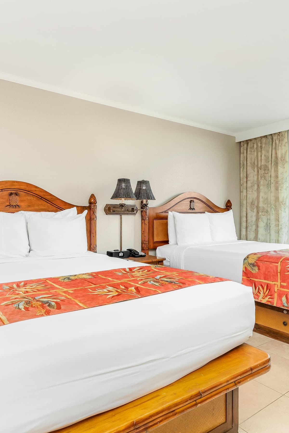 Luana Waikiki Hotel & Suites, Partial ocean vie... - Photo 3