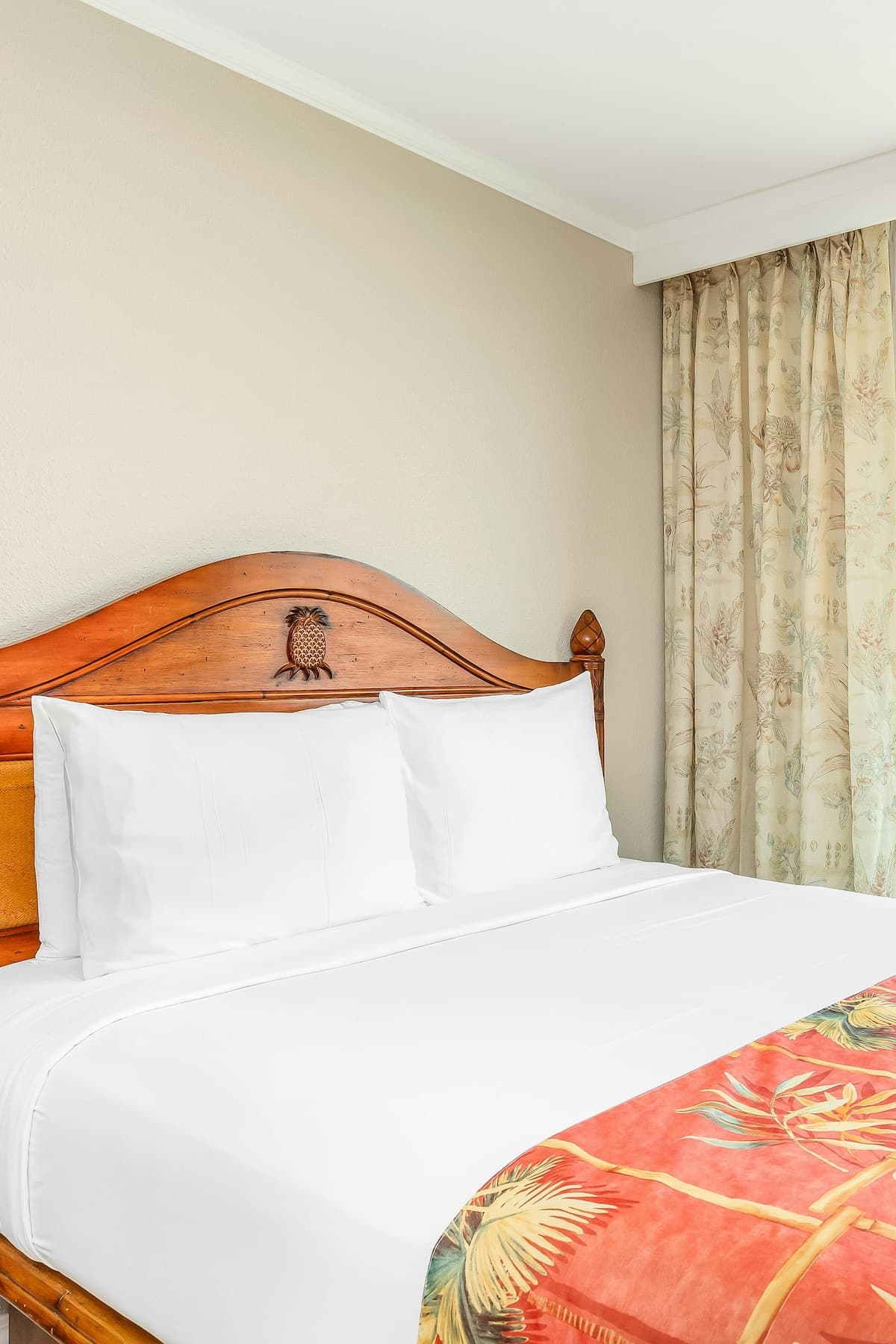 Luana Waikiki Hotel & Suites, Partial ocean vie... - Photo 2