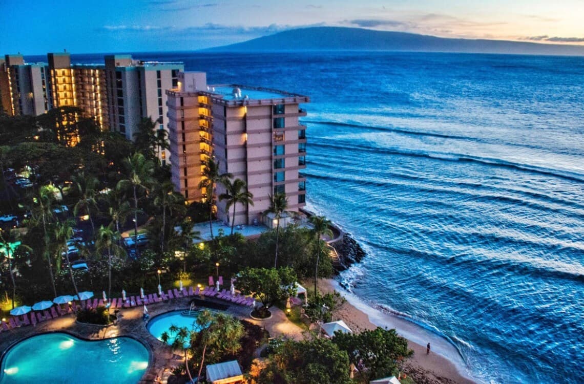 Condo in Lahaina · ★4.97 · 1 bedroom · 2 beds · 1 shared bath - Photo 2