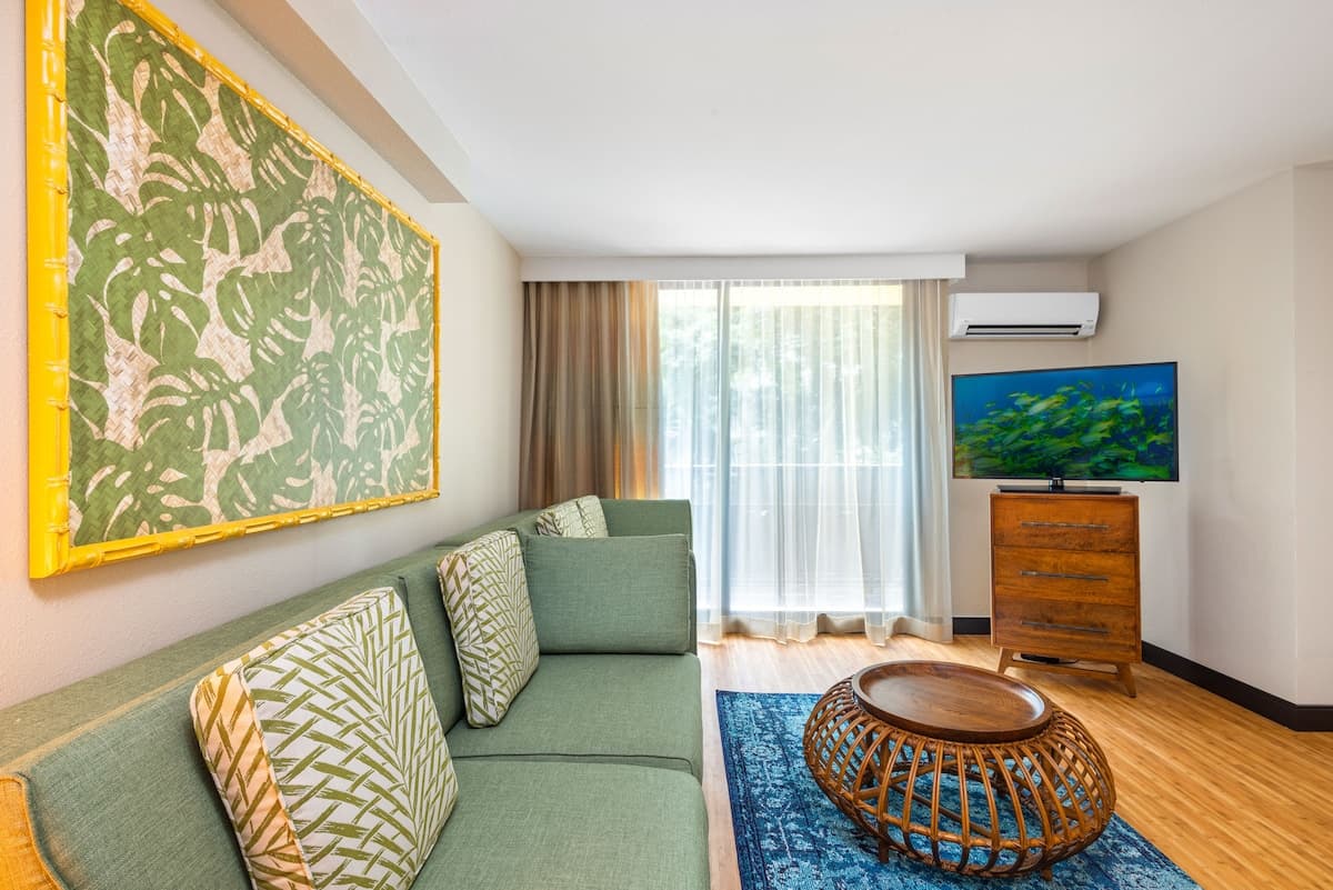 Condo in Honolulu · ★4.47 · Studio · 3 beds · No bathroom - Photo 3