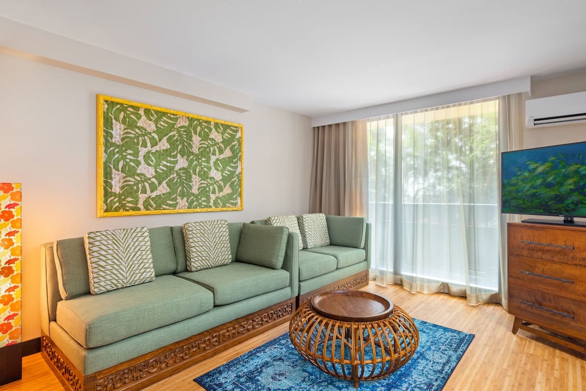 Condo in Honolulu · ★4.47 · Studio · 3 beds · No bathroom - Photo 4