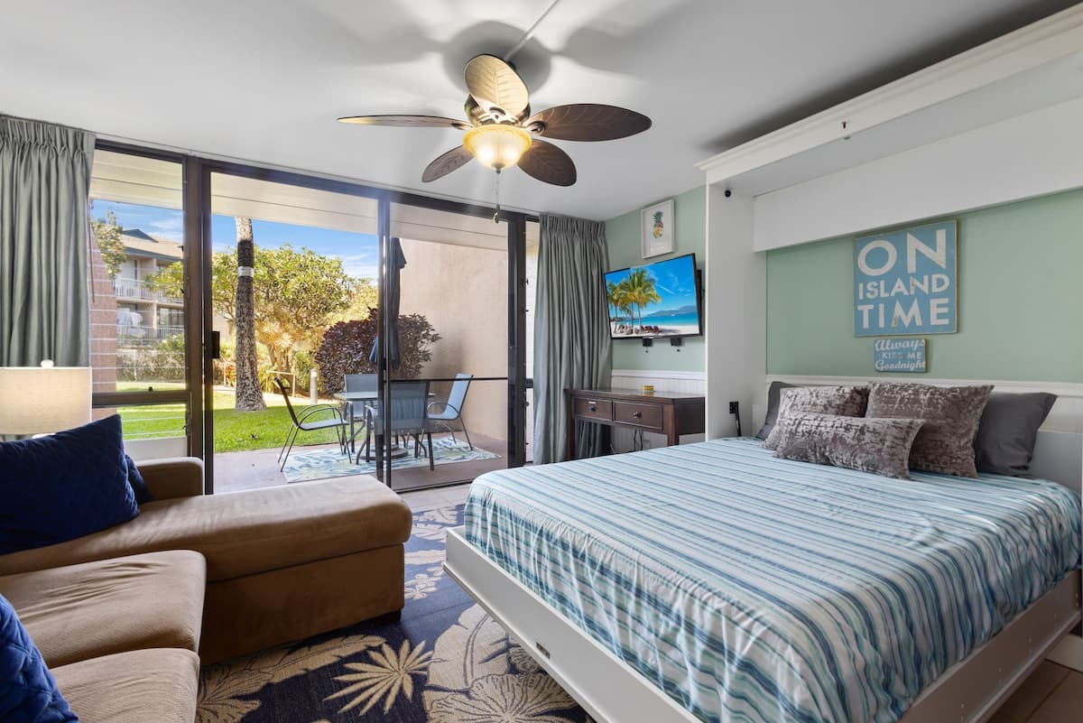 Condo in Kihei · ★4.71 · 1 bedroom · 2 beds · 1 bath - Photo 2
