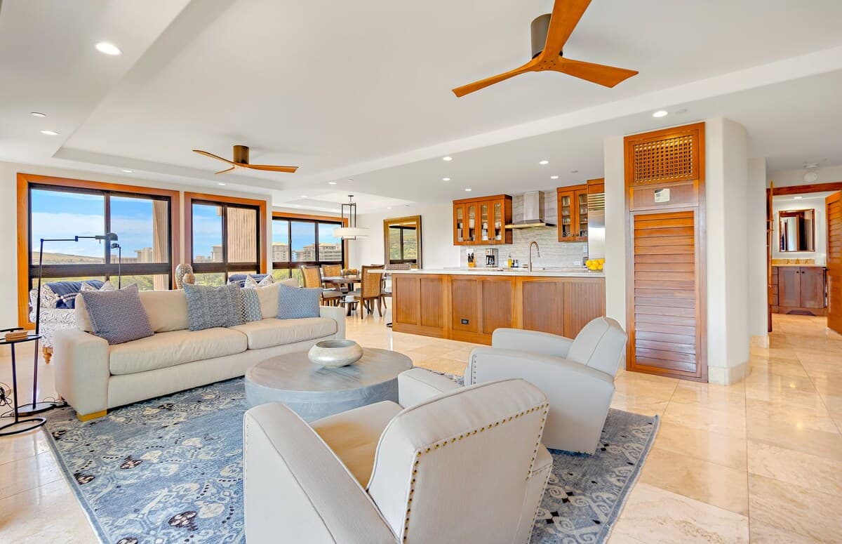 Condo in Lahaina · ★4.89 · 2 bedrooms · 3 beds · 2 baths - Photo 2