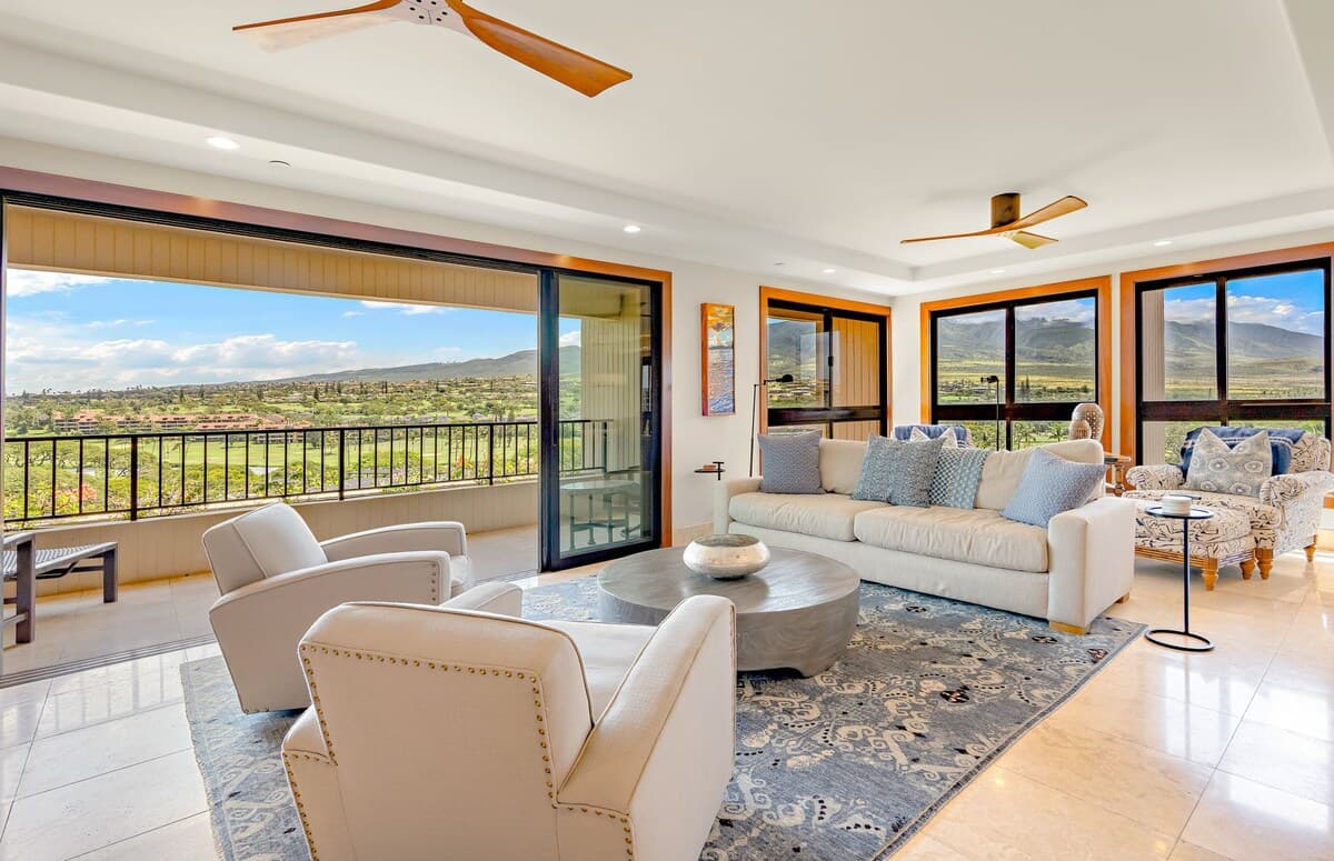 Condo in Lahaina · ★4.89 · 2 bedrooms · 3 beds · 2 baths - Photo 5
