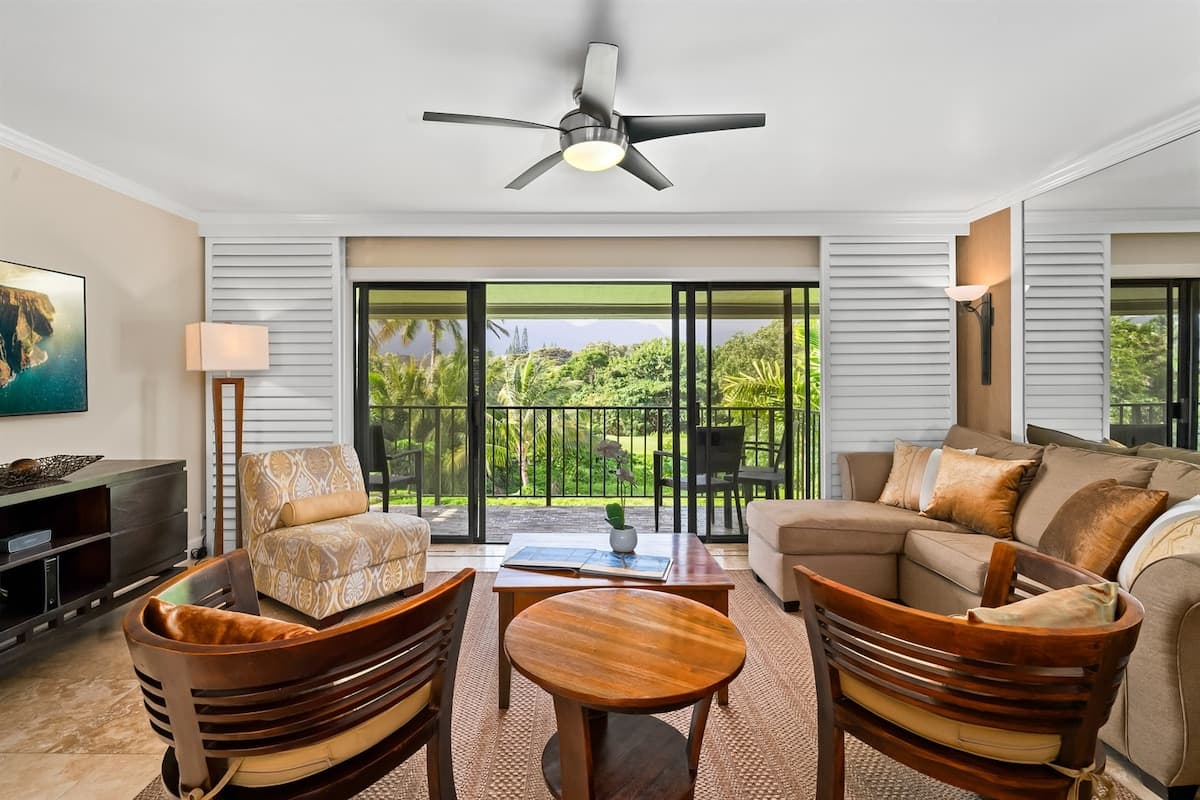 Condo in Princeville · ★4.63 · 2 bedrooms · 2 beds · 2 private baths - Photo 2