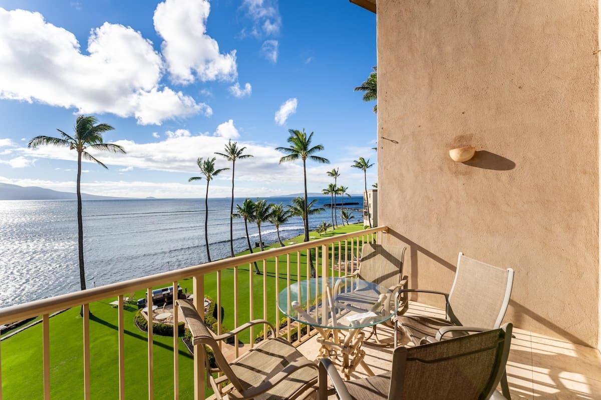 Condo in Wailuku · ★5.0 · 2 bedrooms · 3 beds · 2 baths - Photo 5