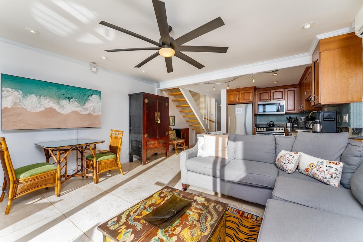 Condo in Wailuku · ★5.0 · 2 bedrooms · 3 beds · 2 baths - Photo 2