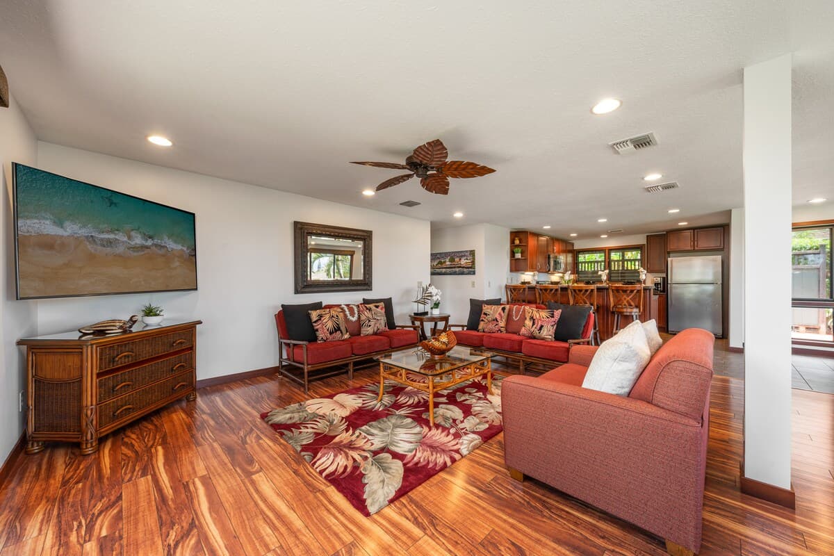Condo in Lahaina · ★4.85 · 3 bedrooms · 4 beds · 2 baths - Photo 4