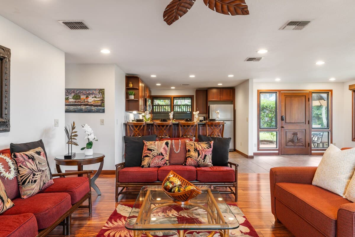 Condo in Lahaina · ★4.85 · 3 bedrooms · 4 beds · 2 baths - Photo 5