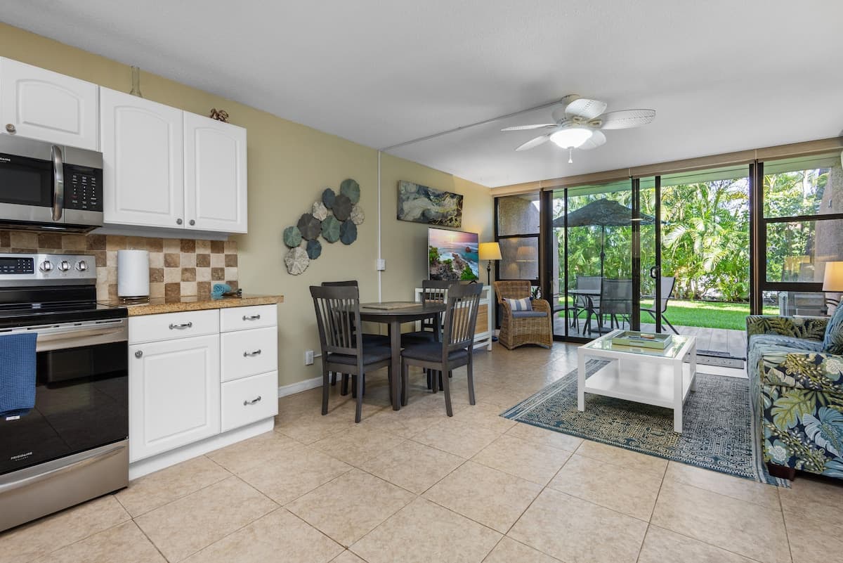 Condo in Kihei · ★4.84 · 1 bedroom · 2 beds · 1 bath - Photo 3