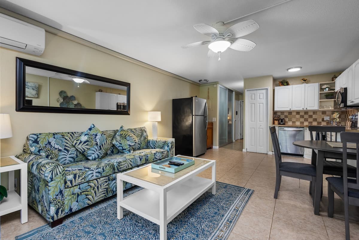 Condo in Kihei · ★4.84 · 1 bedroom · 2 beds · 1 bath - Photo 1
