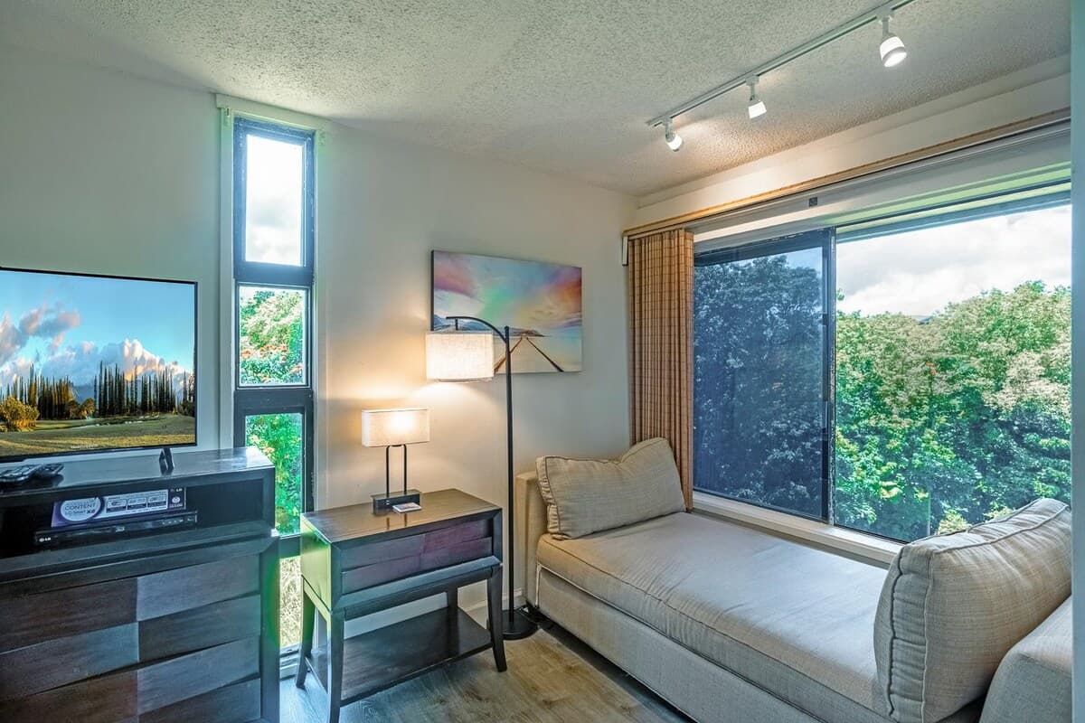 Condo in Princeville · ★4.31 · 1 bedroom · 2 beds · 1 bath - Photo 5