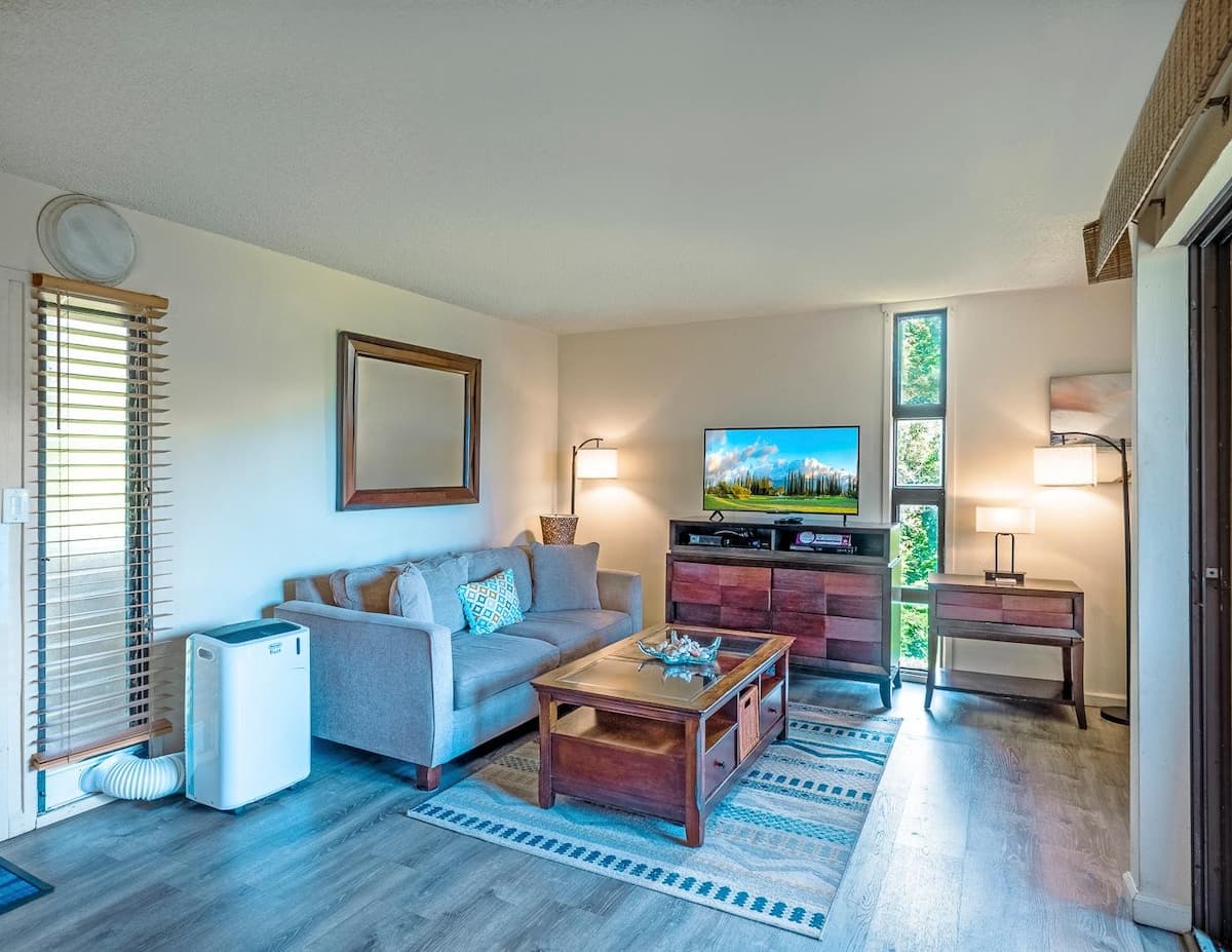 Condo in Princeville · ★4.31 · 1 bedroom · 2 beds · 1 bath - Photo 1