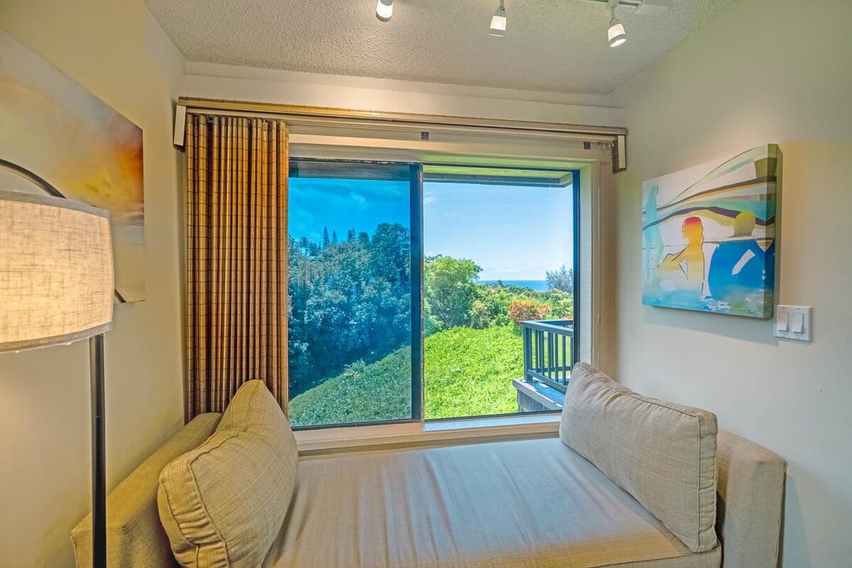 Condo in Princeville · ★4.31 · 1 bedroom · 2 beds · 1 bath - Photo 2