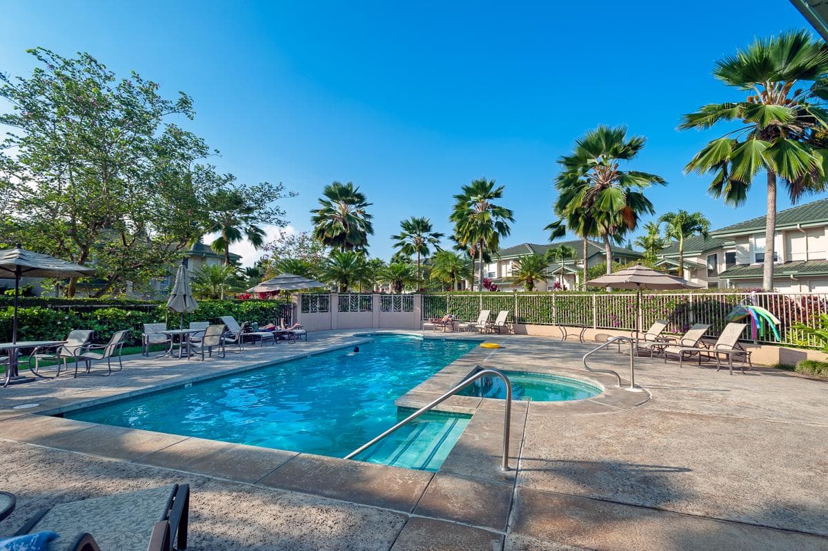 Condo in Princeville · ★4.8 · 2 bedrooms · 2 beds · 3 private baths - Photo 2