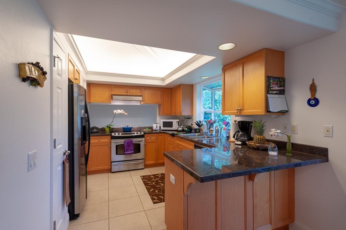 Condo in Princeville · ★4.8 · 2 bedrooms · 2 beds · 3 private baths - Photo 5