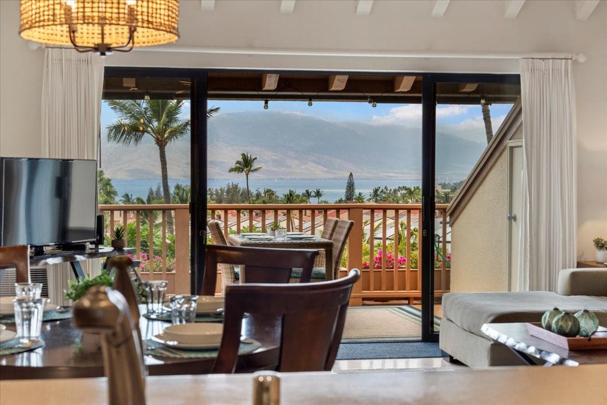 Condo in Kihei · ★4.9 · 2 bedrooms · 2 beds · 2 baths - Photo 1
