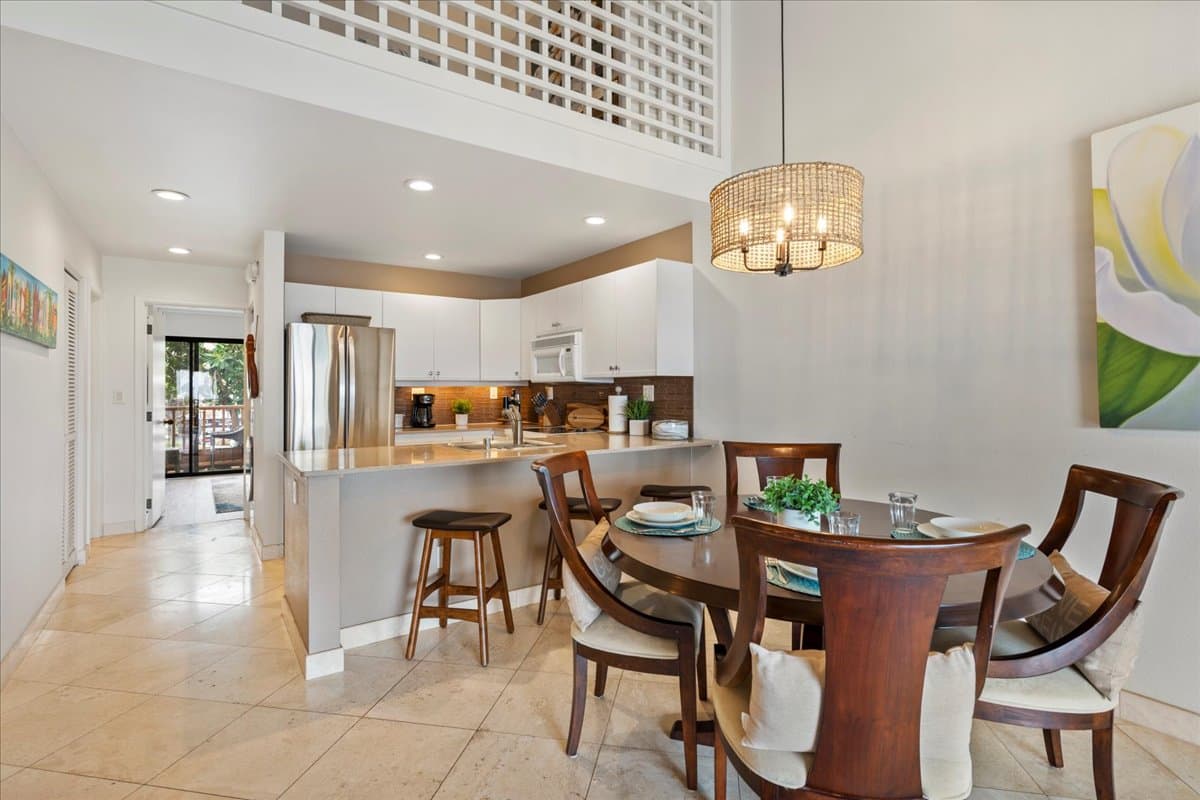 Condo in Kihei · ★4.9 · 2 bedrooms · 2 beds · 2 baths - Photo 4