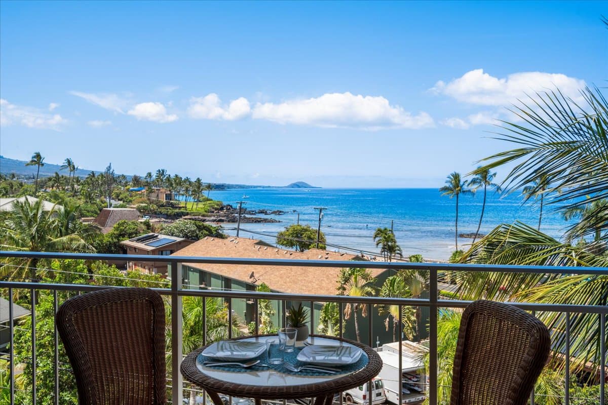 Condo in Kihei · ★4.7 · 2 bedrooms · 2 beds · 2 shared baths - Photo 5