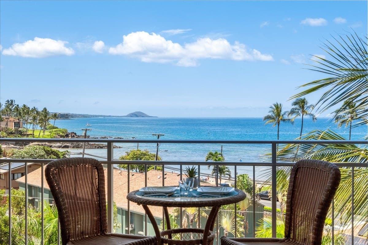 Condo in Kihei · ★4.7 · 2 bedrooms · 2 beds · 2 shared baths - Photo 1