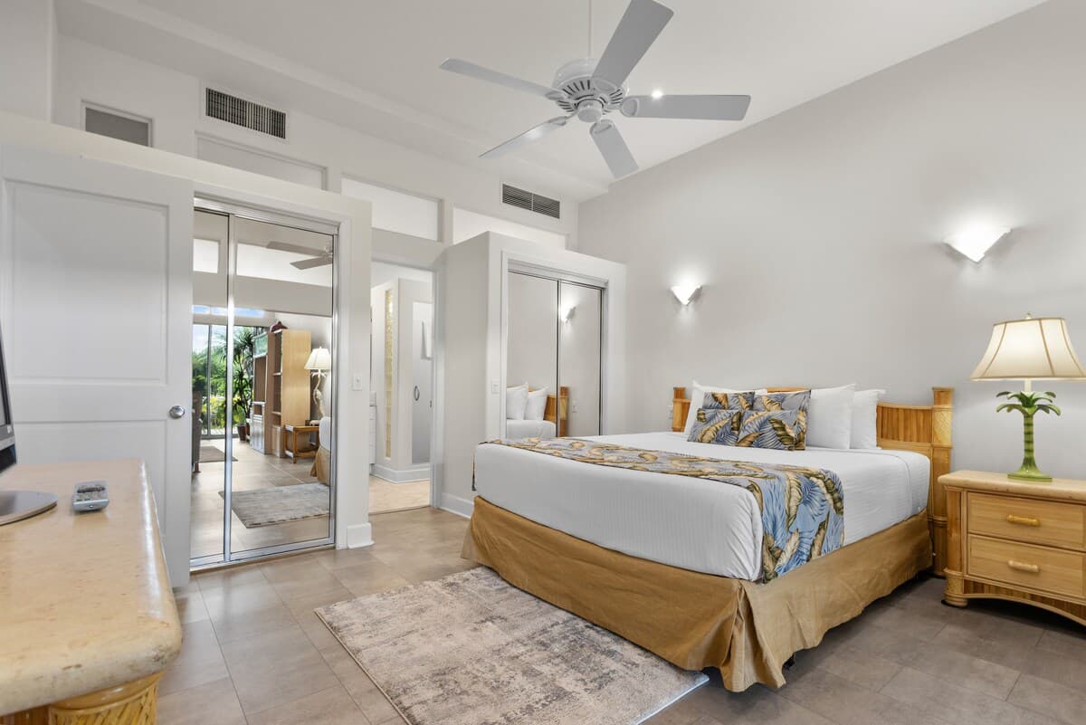 Condo in Lahaina · ★5.0 · 2 bedrooms · 3 beds · 2.5 baths - Photo 5