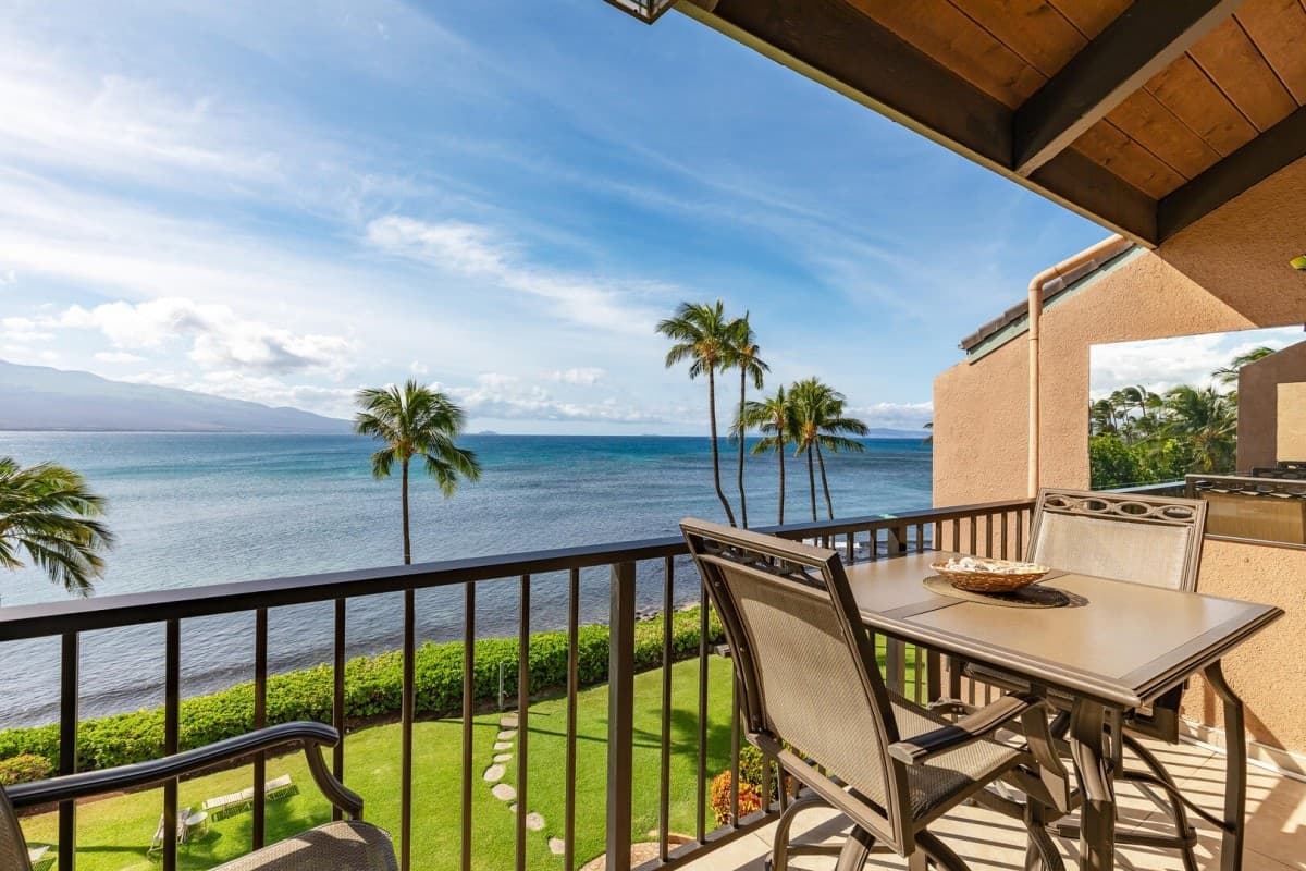 Condo in Wailuku · ★4.63 · 3 bedrooms · 4 beds · 2 private baths - Photo 3