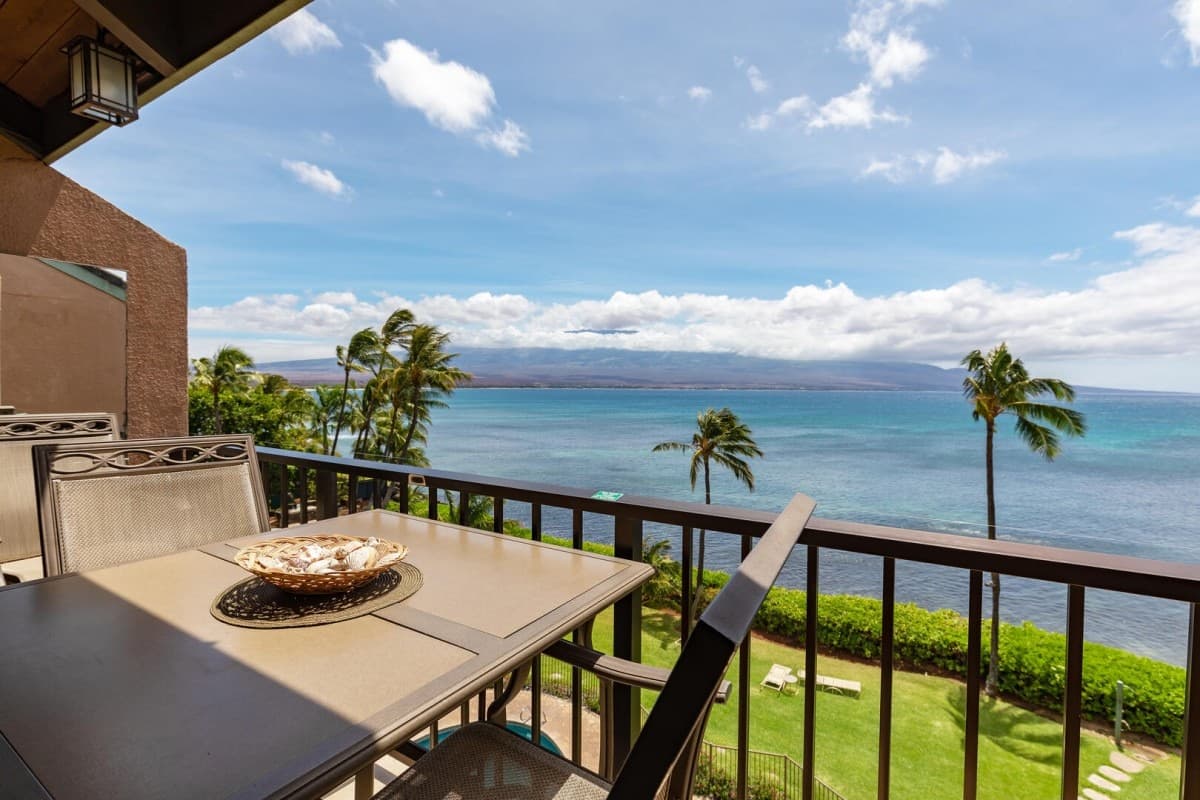 Condo in Wailuku · ★4.63 · 3 bedrooms · 4 beds · 2 private baths - Photo 2