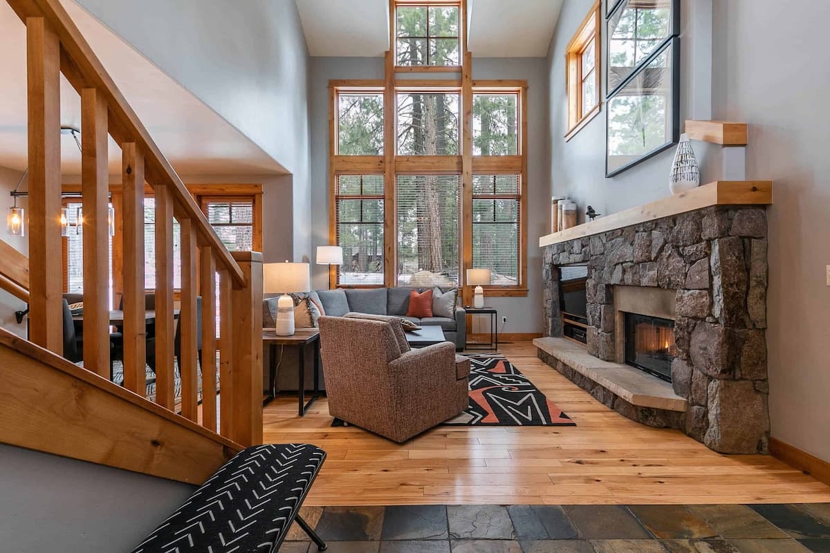 Cozy Old Greenwood Cottage, Tahoe Club Pool Access - Photo 4