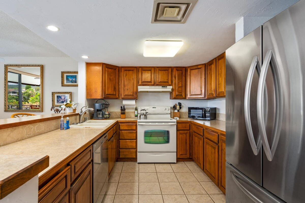 Condo in Kailua-Kona · ★4.57 · 2 bedrooms · 3 beds · 2 shared baths - Photo 5