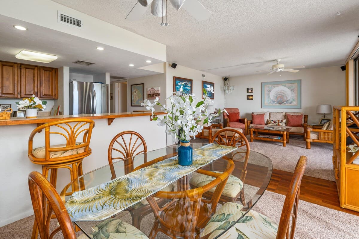 Condo in Kailua-Kona · ★4.57 · 2 bedrooms · 3 beds · 2 shared baths - Photo 3