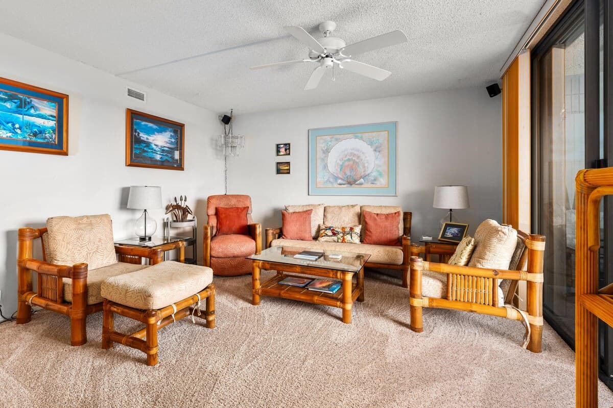 Condo in Kailua-Kona · ★4.57 · 2 bedrooms · 3 beds · 2 shared baths - Photo 2