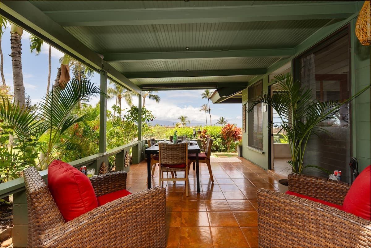 Condo in Lahaina · ★4.75 · 3 bedrooms · 2 beds · 2 baths - Photo 1