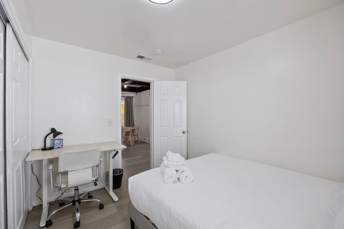 Oakland 4BR Retreat Near Dining & Transit - Photo 2